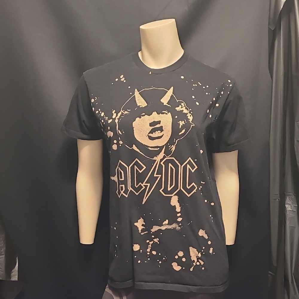 AC/DC Graphic T-Shirt ANGUS SIZE Med